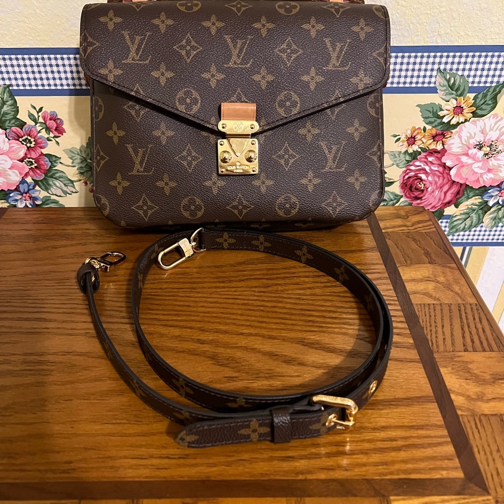 Louis Vuitton Pochette Metis